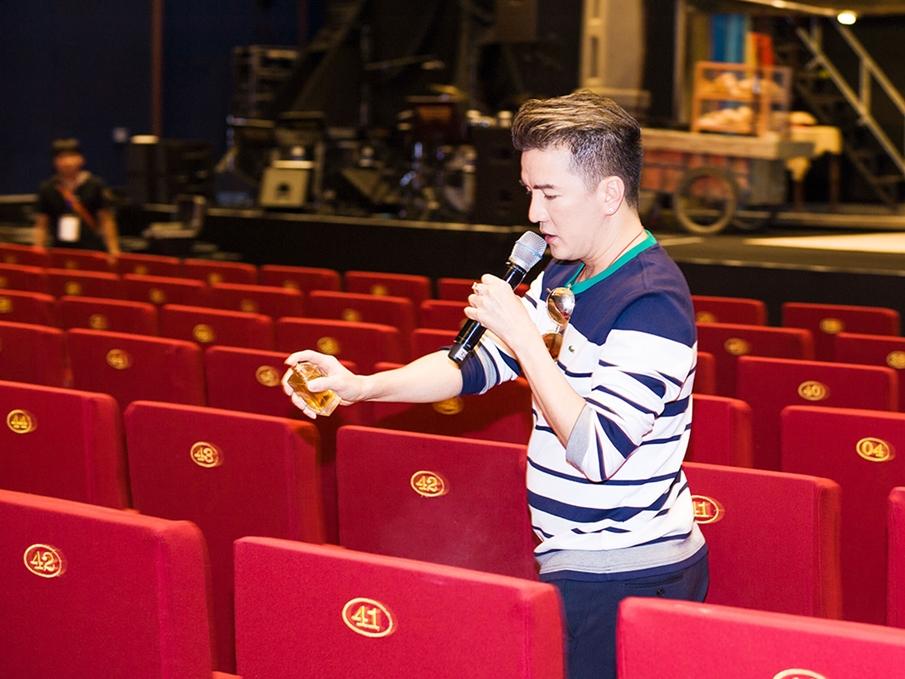 Đàm Vĩnh Hưng chia sẻ từng được NS Hoài Linh cho mượn tiền thời ngày đầu đi hát-9