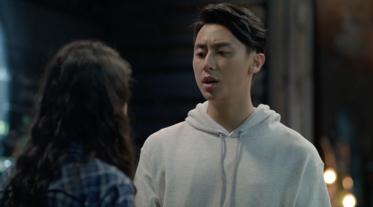 Hữu Vi thẳng tay hắt nước vào mặt tình địch của Angela Phương Trinh-4