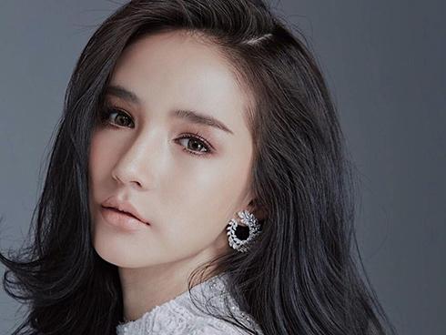 Cha hoa hậu Thái Lan đẹp như tiên: Đau đớn vì con chuyển giới-9