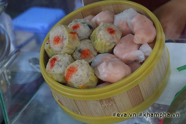 Cận cảnh thiên đường món ăn ngon - bổ - rẻ tại Phố hàng rong đầu tiên ở Sài Gòn-14