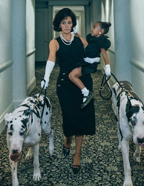 Kim Kardashian tung bộ hình theo concept Đệ nhất phu nhân, kín đáo chưa từng thấy-5