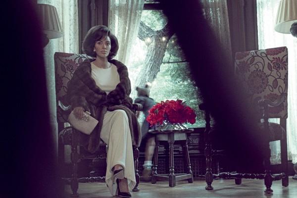 Kim Kardashian tung bộ hình theo concept Đệ nhất phu nhân, kín đáo chưa từng thấy-7