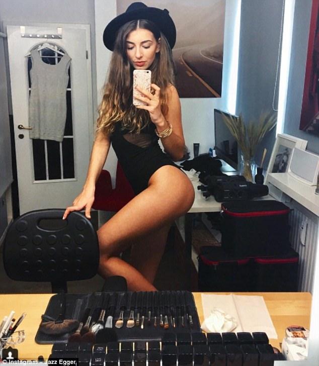 Siêu mẫu 20 tuổi phơi bày đường dây mại dâm chấn động ngành thời trang: 45 tỷ đồng/đêm-1