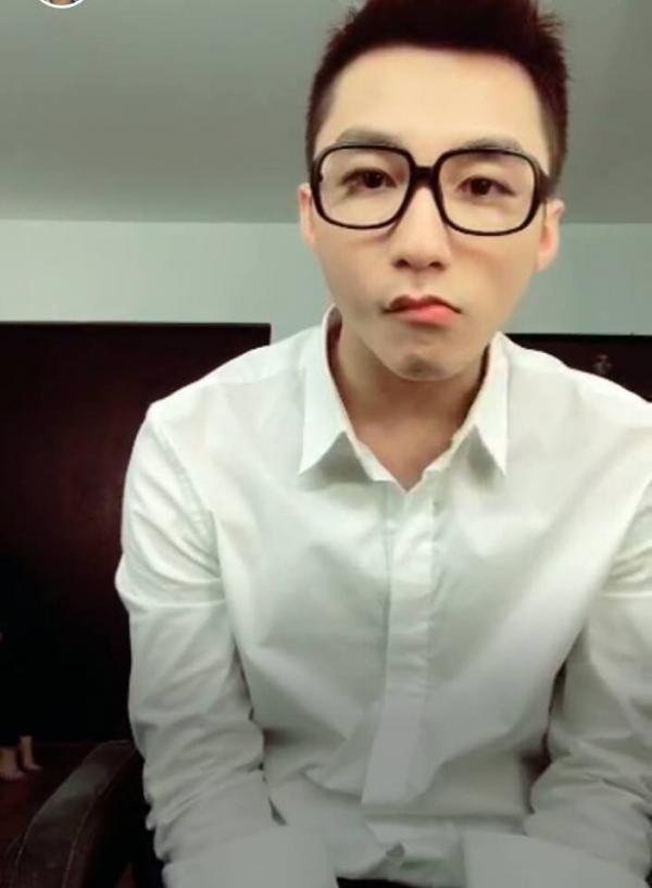 Bắt chước Taeyang của Sơn Tùng lại vô tình phù hợp với hình tượng soái ca sơ mi trắng đến lạ!-2