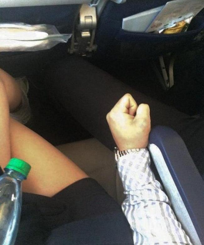 1001 kẻ rách giời rơi xuống... máy bay-5