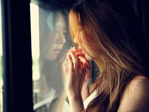 Thà chọn cách buông bỏ còn hơn cố giữ lại bên mình một trái tim đã đổi thay