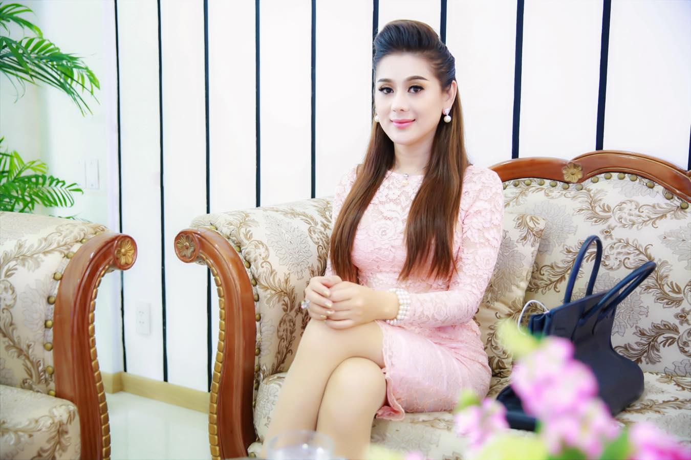 Lâm Khánh Chi tiết lộ về cuộc tình ngang trái với nữ nghệ sĩ cải lương nổi tiếng Việt Nam-3