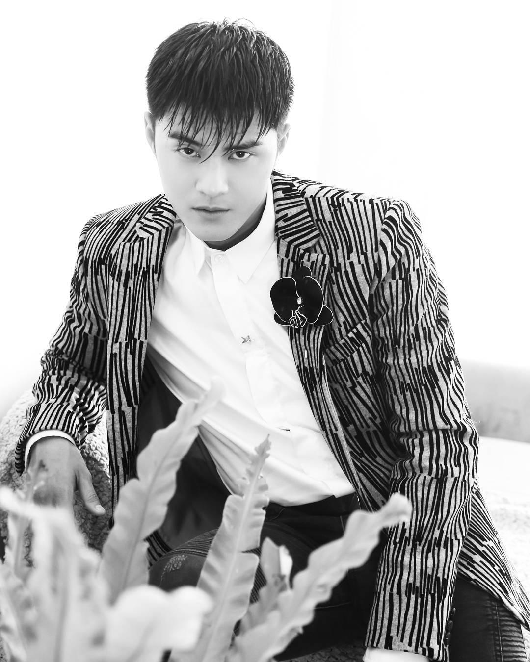 Tin sao Việt 31/8: Sau nghi vấn gương vỡ lại lành, Linh Chi khẳng định hiện tại chỉ có công việc-1