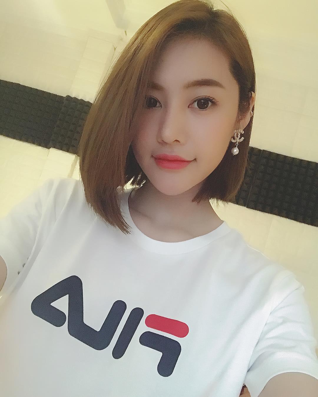 Tin sao Việt 31/8: Sau nghi vấn gương vỡ lại lành, Linh Chi khẳng định hiện tại chỉ có công việc-2