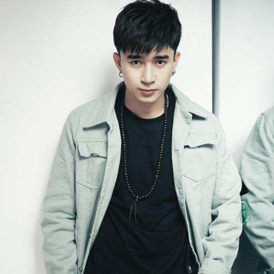 Chi Dân livestream liên khúc hit”, bật mí ca khúc mới-2