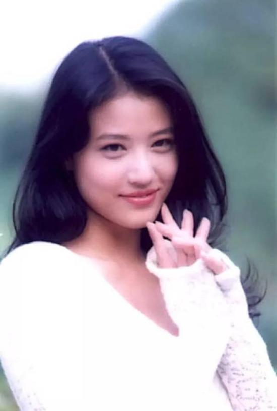 Ngỡ ngàng trước nhan sắc không tuổi của Chu Chỉ Nhược đẹp nhất màn ảnh-3