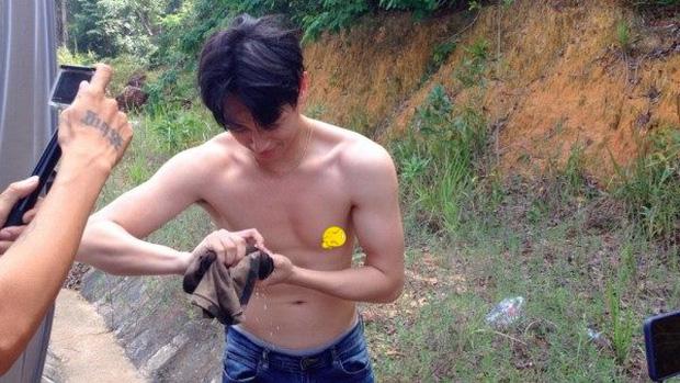 Rocker Nguyễn bất ngờ để lộ bụng mỡ, thân hình kém săn chắc-2