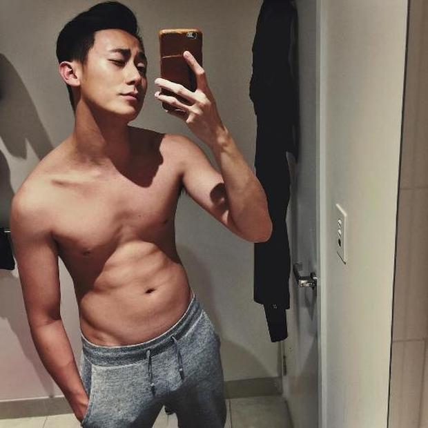 Rocker Nguyễn bất ngờ để lộ bụng mỡ, thân hình kém săn chắc-5