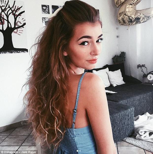 Tiết lộ động trời về đường dây bán dâm gần 50 tỷ/đêm của làng mẫu thế giới-1