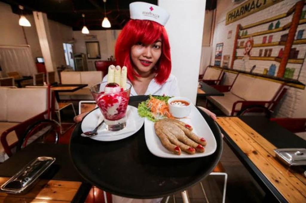 Mắt chữ A, mồm chữ O trước những nhà hàng kỳ dị nhất châu Á-1