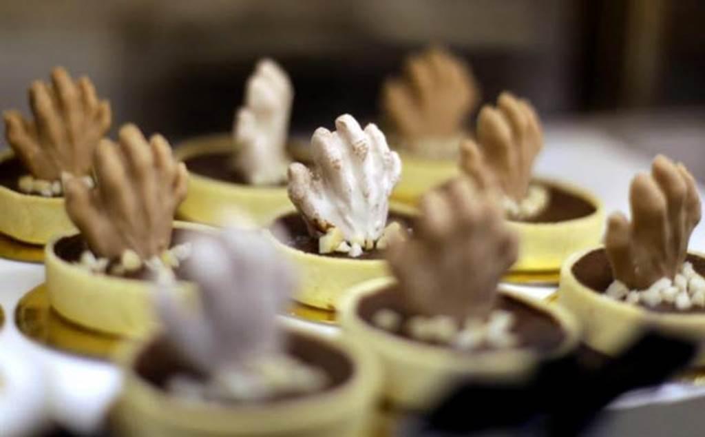 Mắt chữ A, mồm chữ O trước những nhà hàng kỳ dị nhất châu Á-4