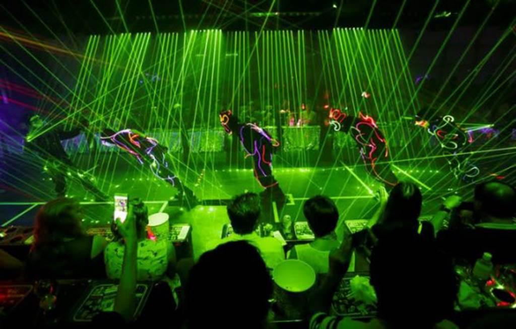 Mắt chữ A, mồm chữ O trước những nhà hàng kỳ dị nhất châu Á-9