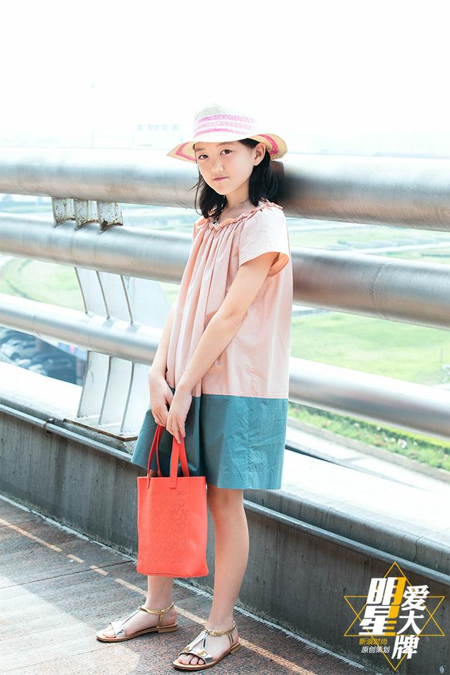 Con gái hở hàm ếch của Vương Phi - Lý Á Bằng giờ như fashionista khiến nhiều người ngưỡng mộ-9