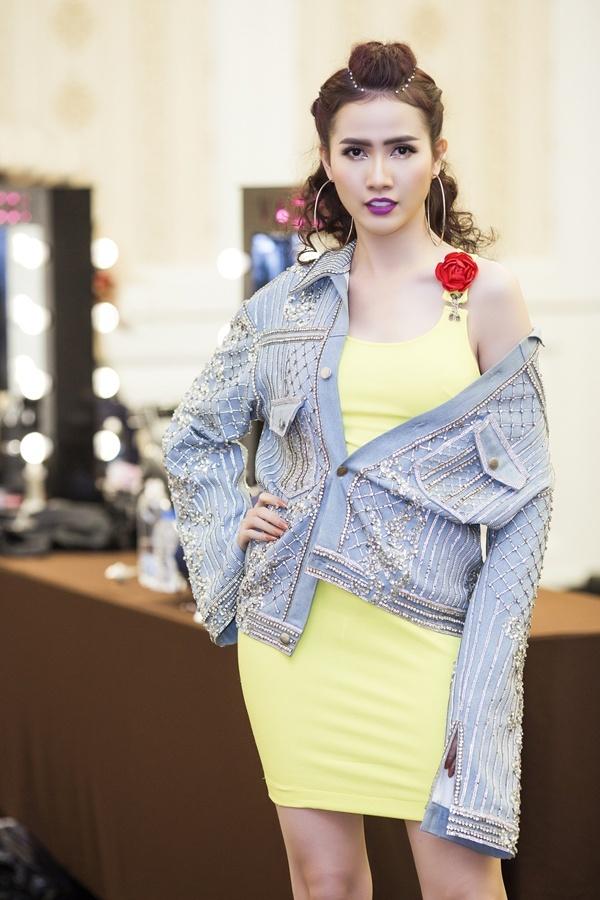 Nàng dâu Bảo Thanh sến sẩm, Vũ Ngọc Anh hở táo bạo lọt top sao mặc xấu tuần này-9