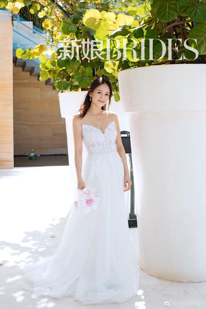 Ngấp nghé 40, Đông Phương Bất Bại Trần Kiều Ân quyến rũ khi hóa thân thành cô dâu-5