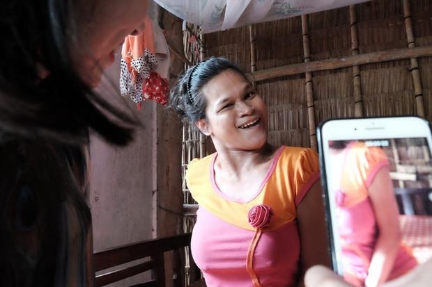 Nhìn cách người mẹ điên chăm sóc con gái sơ sinh 15 ngày tuổi, ai cũng xúc động vì tình mẫu tử-2