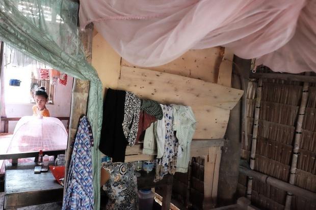 Nhìn cách người mẹ điên chăm sóc con gái sơ sinh 15 ngày tuổi, ai cũng xúc động vì tình mẫu tử-11