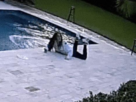 Clip hài: Tháng cô hồn bị troll hơi thốn-1