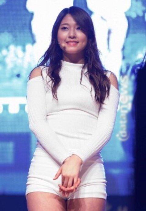 Ngắm body hoàn hảo của nữ thần sexy Seolhyun để thấy giảm béo khó mấy cũng phải làm-1