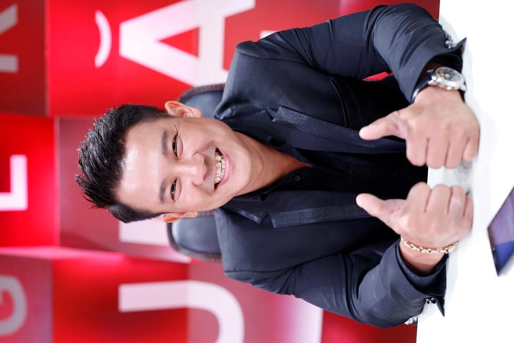 Vân Quang Long bất ngờ tiết lộ mắc bệnh thanh quản nên không thể theo nghề-7