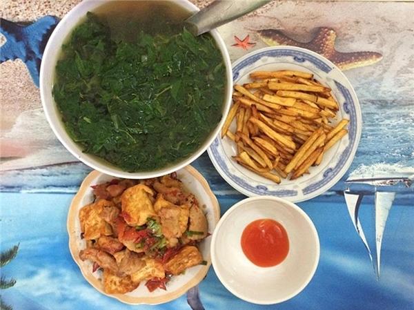 Nữ sinh gây sốt khi khoe bữa ăn ngon tự nấu chưa tới 25.000 đồng-7