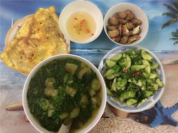 Nữ sinh gây sốt khi khoe bữa ăn ngon tự nấu chưa tới 25.000 đồng-10