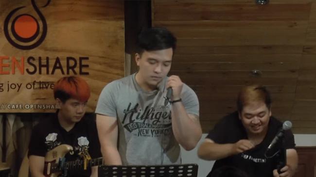 Chân dung soái ca khiến chị em phải tua đi tua lại clip vì hát quá hay-1