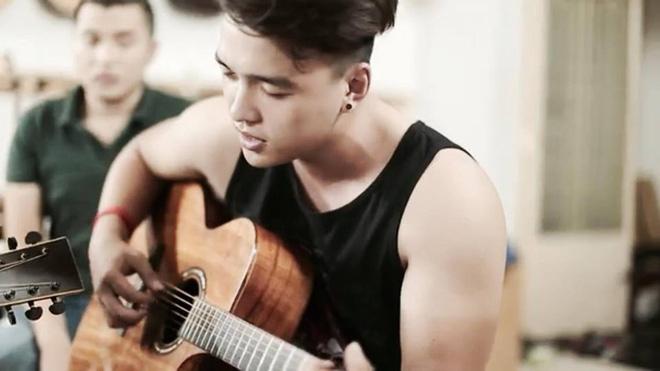 Chân dung soái ca khiến chị em phải tua đi tua lại clip vì hát quá hay-2