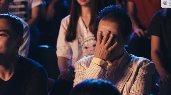 Vừa hôn Rocker Nguyễn, Angela Phương Trinh lại lên giường với Hữu Vi trong tập 2 Glee-6