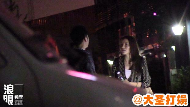 Lý Thần bị bắt gặp trò chuyện thân mật với mỹ nhân lạ mặt không phải Phạm Băng Băng-2