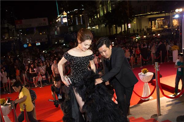 Vài phút huy hoàng trên thảm đỏ, Minh Hằng và Nhã Phương đã khiến bao người toát mồ hôi-6