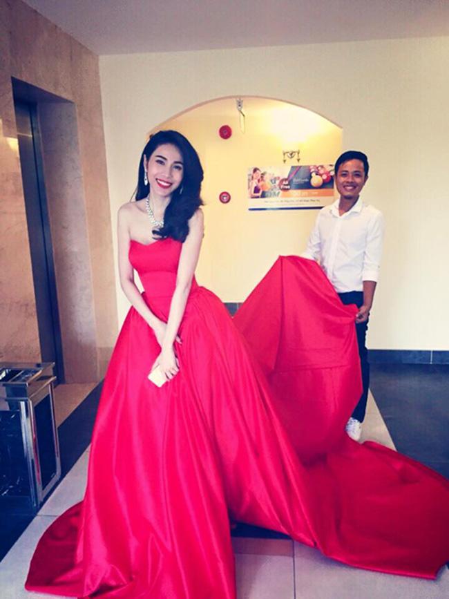 Vài phút huy hoàng trên thảm đỏ, Minh Hằng và Nhã Phương đã khiến bao người toát mồ hôi-7