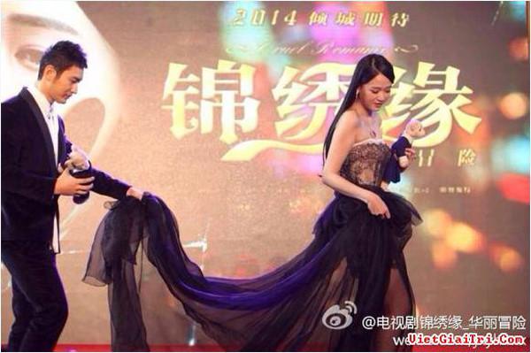 Vài phút huy hoàng trên thảm đỏ, Minh Hằng và Nhã Phương đã khiến bao người toát mồ hôi-9