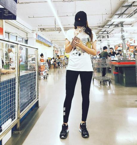 Sao Việt vi vu Lễ 2/9: bộ tứ The Face rủ nhau mua sắm, Hương Tràm - Tiên Cookie mỗi người một nơi-4