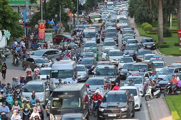 Ngày đầu nghỉ lễ, 14 người chết vì tai nạn giao thông-2