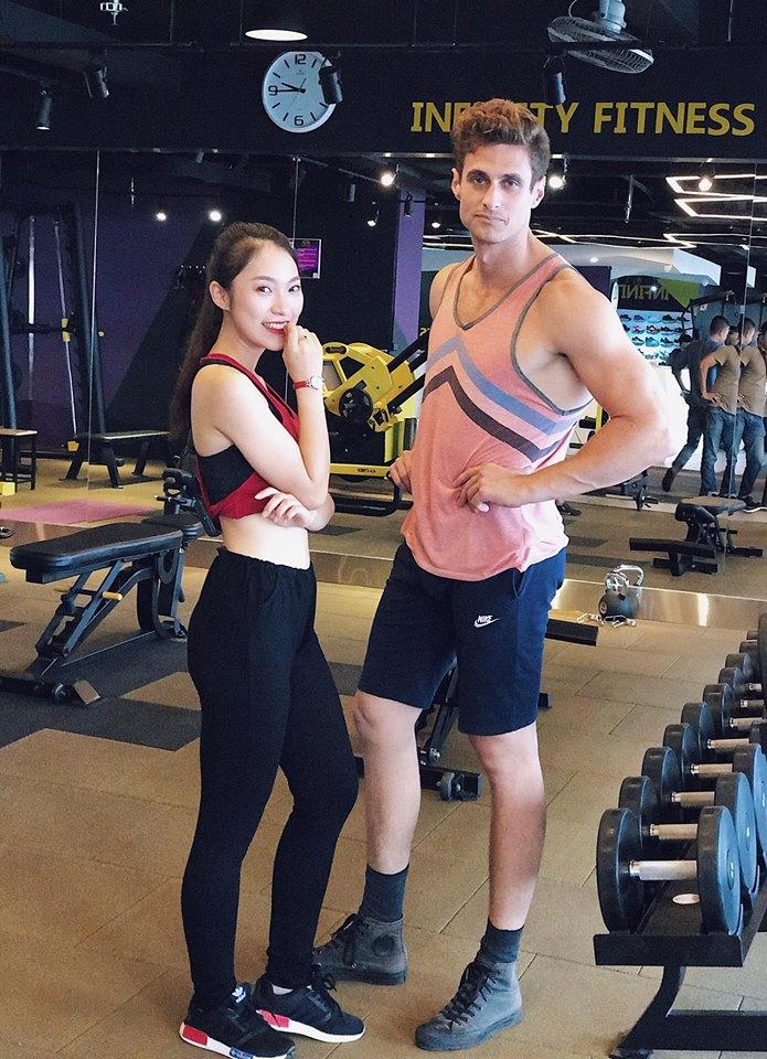 Hot girl - hot boy Việt 3/9: Minh Châu hút triệu lượt xem khi cover hit sặc mùi 18+ của Hà Hồ-13