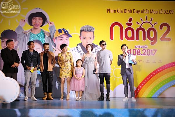 Đi giày đế cao hơn chục phân thế này thì Trấn Thành còn ngán gì ai-4