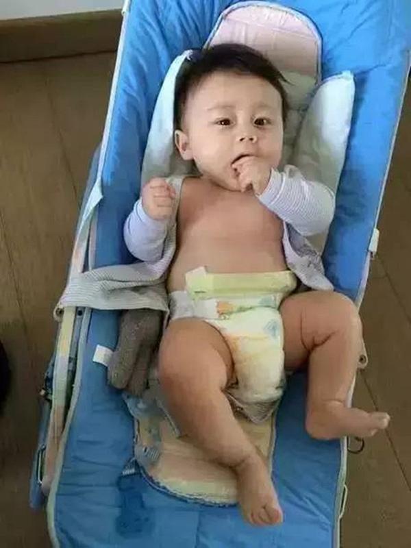 Thấy con mới ra đời xấu xí, bà mẹ trẻ suýt vứt đi, nhưng chỉ vài tháng sau mọi việc đã thay đổi hoàn toàn-3