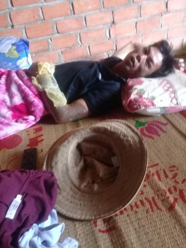 Clip sốc: Bếp ga mini bất ngờ phát nổ trong bữa ăn của một gia đình ở Đắk Lắk-2