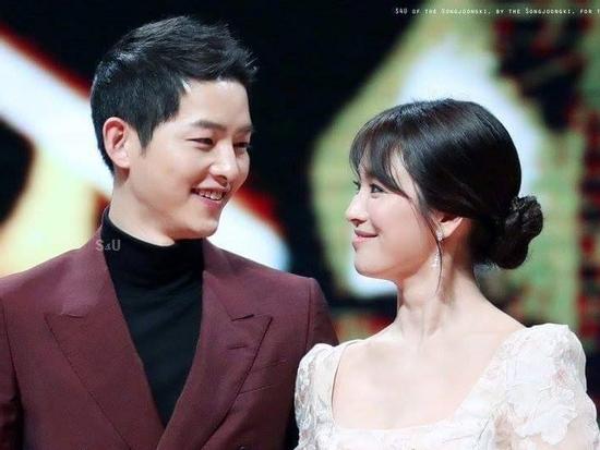 Sao Hàn 4/9: Song Joong Ki và Song Hye Kyo xác nhận đã chụp ảnh cưới
