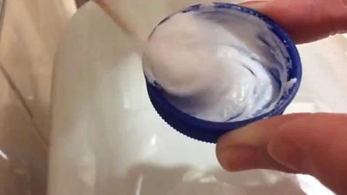 Cách trị mụn cám, mụn đầu đen với kem đánh răng siêu đơn giản-3