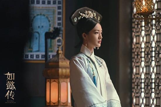 Lâm Tâm Như có ghen khi thấy một dàn mỹ nhân tuyệt sắc vây quanh chồng mình?-9