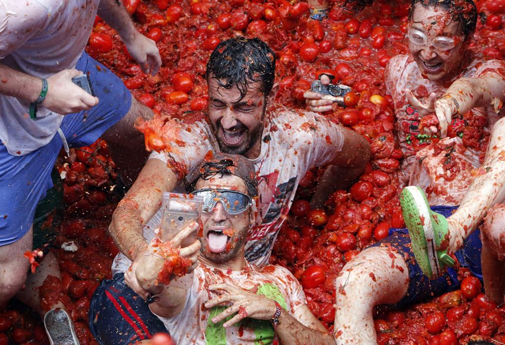 La Tomatina: Cuộc chiến cà chua lớn nhất thế giới-3