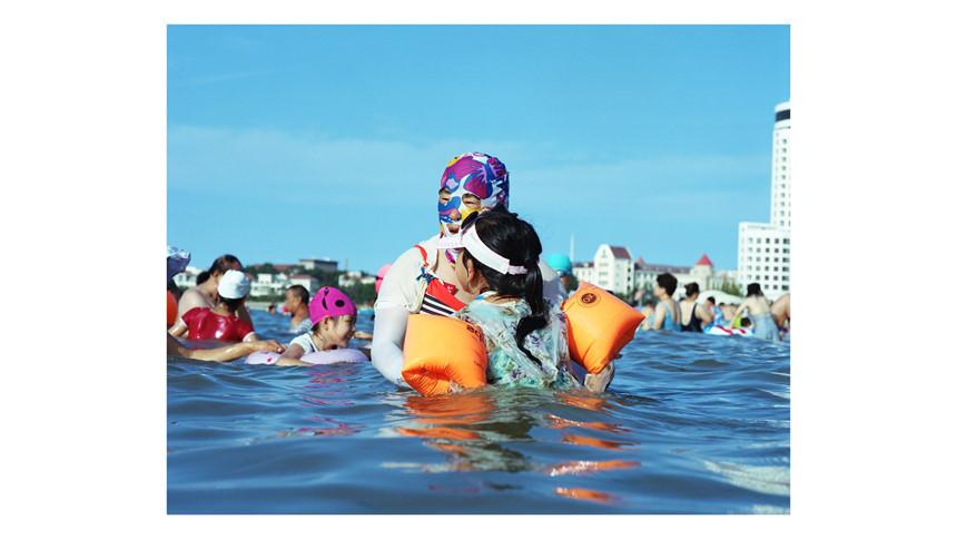 Áo tắm che kín mặt: Đặc sản ở bãi biển Trung Quốc-5