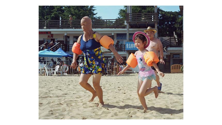 Áo tắm che kín mặt: Đặc sản ở bãi biển Trung Quốc-7